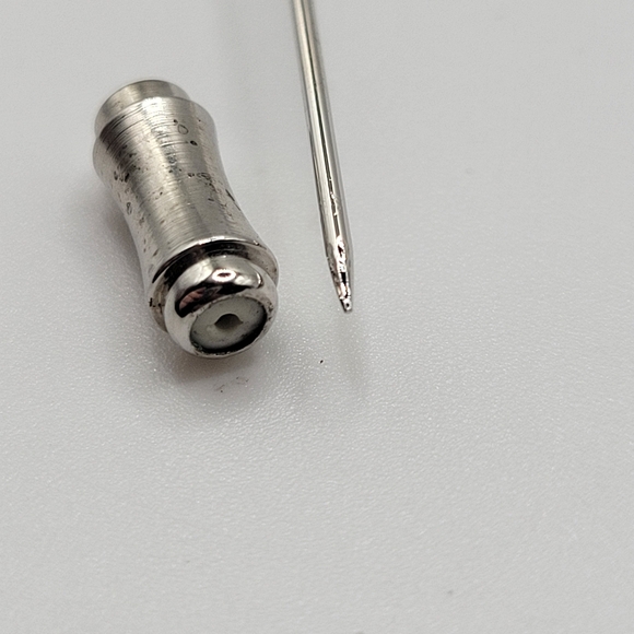 VTG "Crown" Trifari Shell Stick Pin Brooch | Silver Tone | SIGNED - Picture 4 of 6